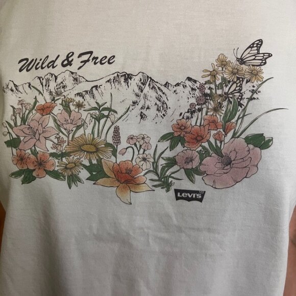Ladies Levis White T-Shirt - Picture 1 of 9